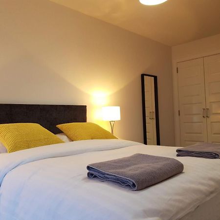 11 Royal View Apartments สเตอร์ลิง ภายนอก รูปภาพ