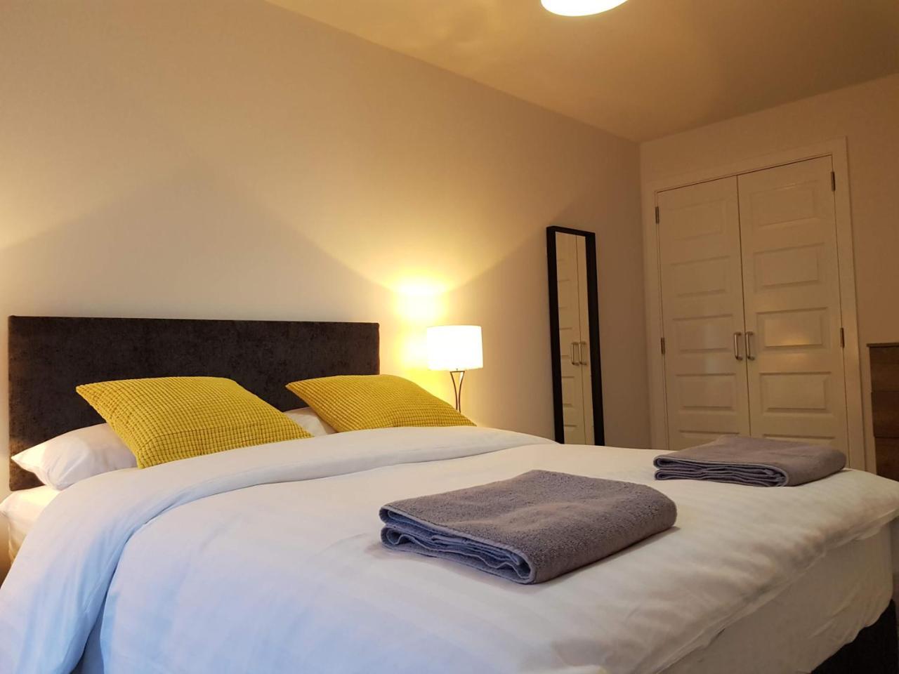 11 Royal View Apartments สเตอร์ลิง ภายนอก รูปภาพ